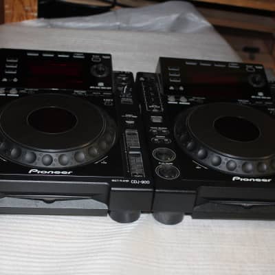 (2) Pioneer CDJ 900 Multiplayer (USB, CD, link) with Power Cords and RCA cords image 1
