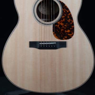 Larrivee L-03R Rosewood Acoustic Guitar - Natural image 2
