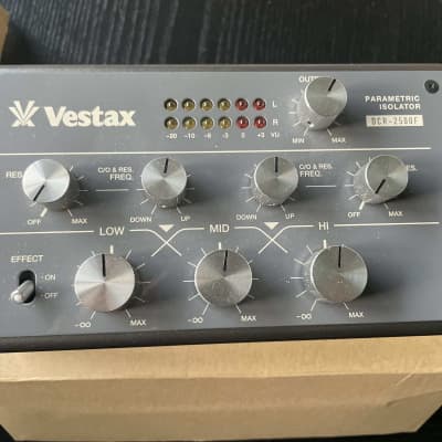 DJ機材 Vestax DCR-2500F PARAMETRIC ISOLATOR Vestax DCR-2500F Parametric Isolator Filter Effects for DJ