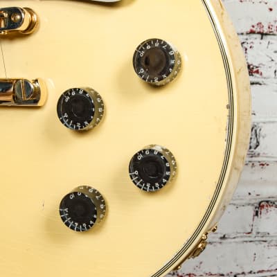 Gibson - Les Paul Custom - Electric Guitar - Light Aged Antique Alpine White - w/ Black Hardshell Case - x2180 image 16