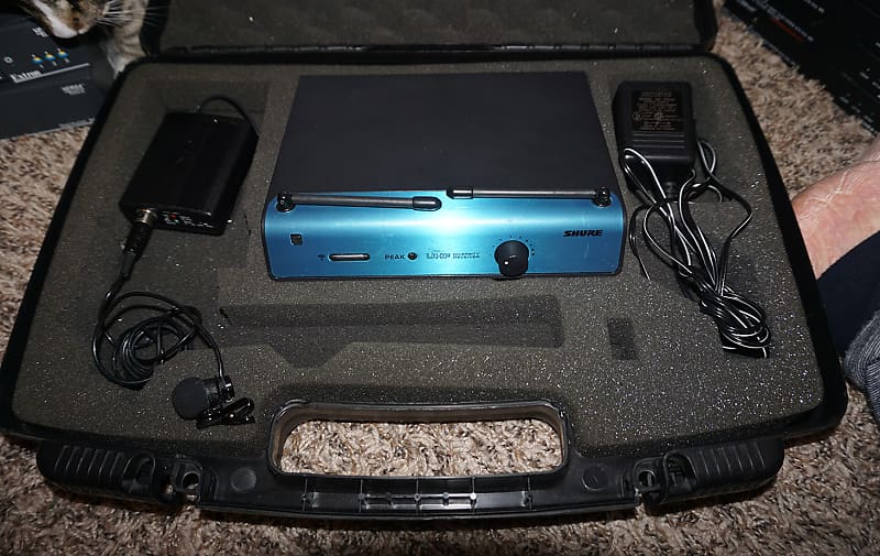Shure Wireless System UT4A-TE Receiver UT1-TE Transmitter W/Mic & Case Fully Tested Complete System image 1