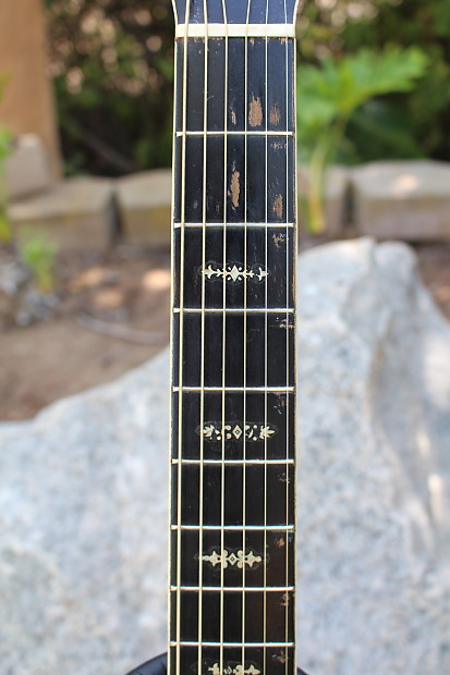 Beautiful Vintage 1930s-1940s Regal Acoustic Archtop Guitar