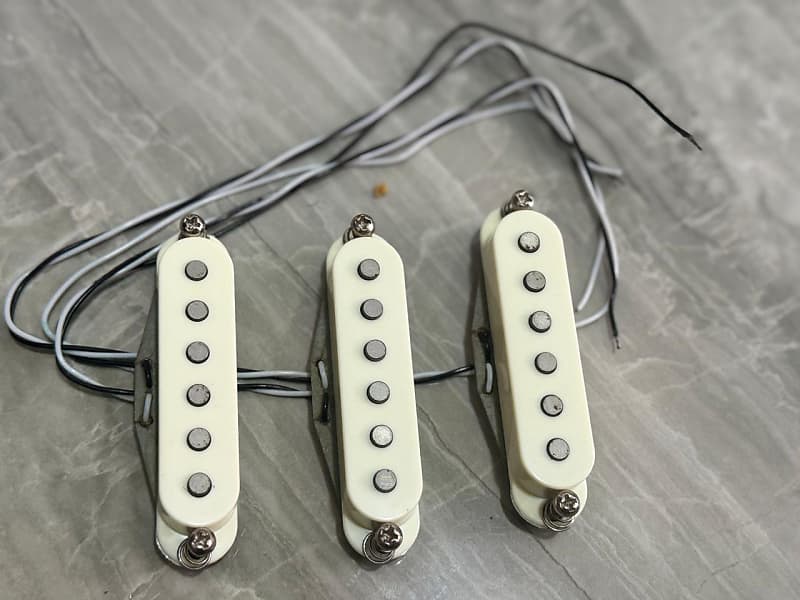 Suhr V70 Middle (White)【サー/STギター用/シングルピックアップ/ミドル】（新品/送料無料）【楽器検索デジマート】
