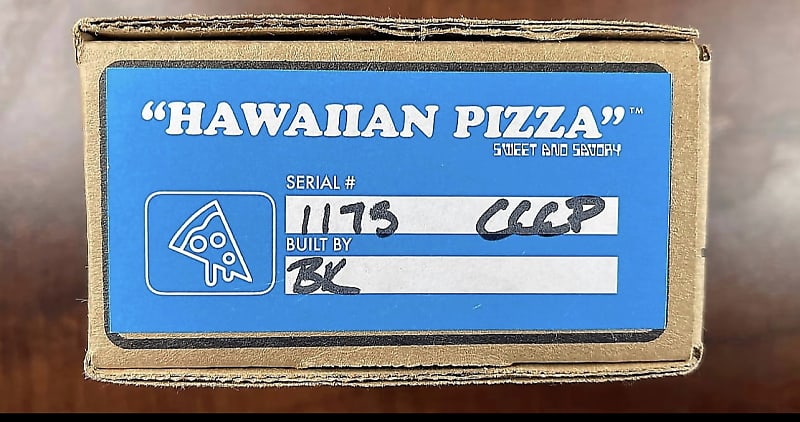 Caroline Guitar Company Hawaiian Pizza Fuzz (Limited Edition Caroline Guitar Company Hawaiian Pizza Fuzz (Limited Edition