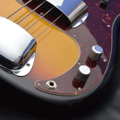 Fender Fender 2011 Custom Shop 1960 Closet Classic Precision bass 3 Tone Sunburst 2011 3 tone sunburst image 7