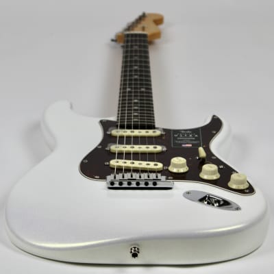 Fender American Ultra Stratocaster Rosewood Fingerboard Arctic Pearl 2022 w/OHSC (0118010781) image 5