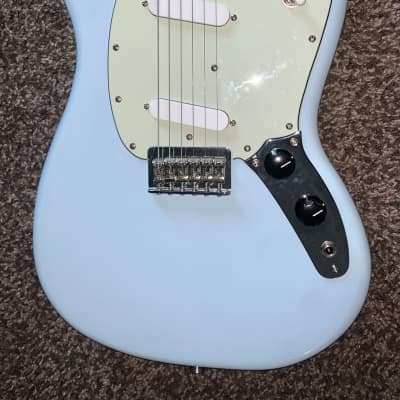 Fender Offset Series Mustang with Pau Ferro Fretboard 2017 - Blue image 3