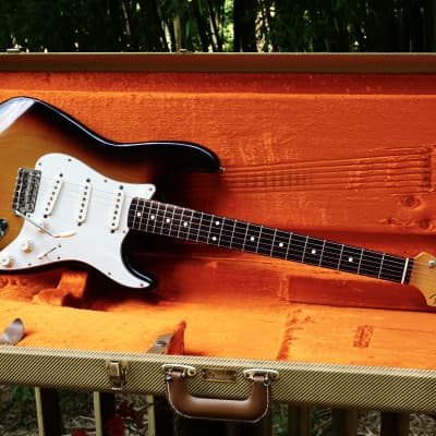 Fender American Vintage Series AVRI '62 Stratocaster 1999 3-Color Sunburst Free Shipping 48 CONUS image 2
