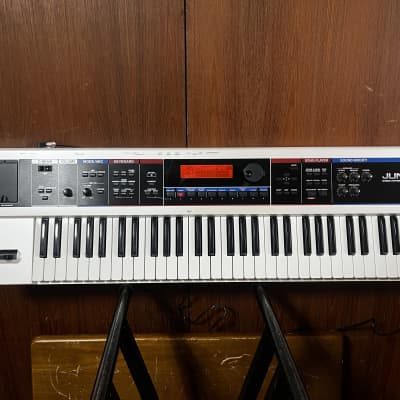 Roland Juno-Di Portable 61-key Mobile Synthesizer White color w/ gig bag
