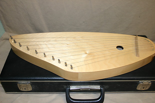 Lothar Gartner Flugel-Kantele Lyre Harp model 1955 with case image 1