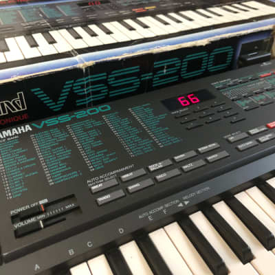 Yamaha VSS-200 - Vintage Lo-fi Sampler image 2