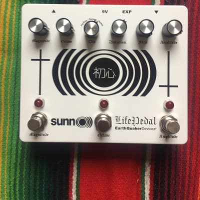 EarthQuaker Devices Sunn O))) Life Pedal Octave Distortion + Booster V3 2022 - White for sale