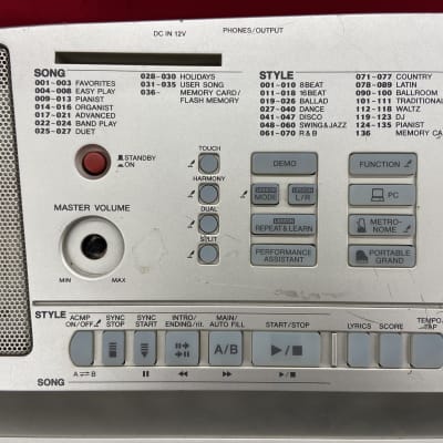 Yamaha DGX305 Digital Piano - Silver image 4