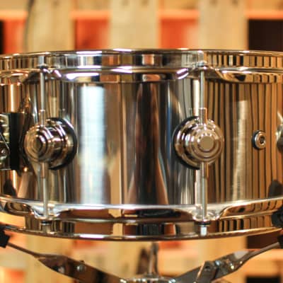 DW 5.5x13 Collector's 1mm Stainless Steel Snare Drum w/ Nickel - DRVL5513SPK image 2