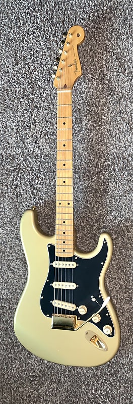 2009 Fender Classic Series '50s Stratocaster  electric guitar Aztec gold image 1
