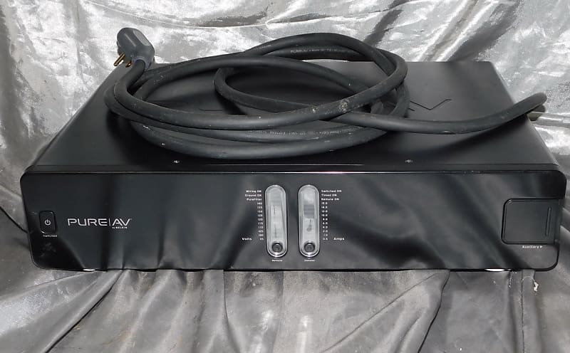 Belkin Pure AV AP21100-12-BLK power center  			