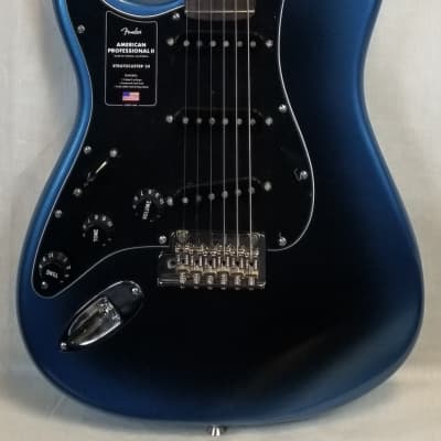 Fender American Professional II Stratocaster Left-Hand, Rosewood Fingerboard, Dark Night, Deluxe HSC image 8