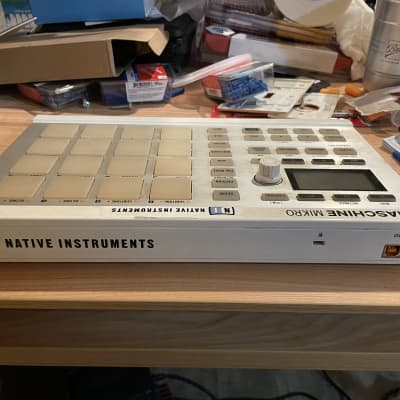 Native Instruments Maschine Mikro mkII Groove Production Studio 