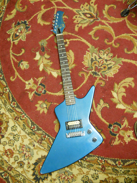 Hondo explorer guitar discount