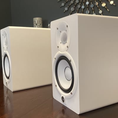 Yamaha HS5 5" Powered Studio Monitor (Single) 2015 - Present - White image 3