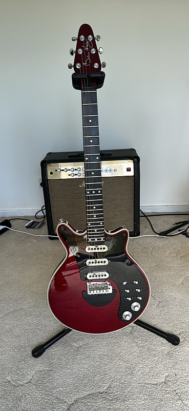 Brian May Signature Special - Red (Including Hard Case) image 1
