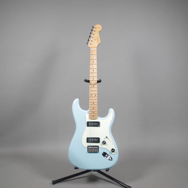 Fender Fender Noventa Stratocaster Daphne Blue - Fuller's Guitar