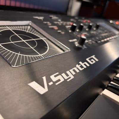 Roland V-Synth GT 61-Key Elastic Audio Synthesizer 2007 - 2009 - Black