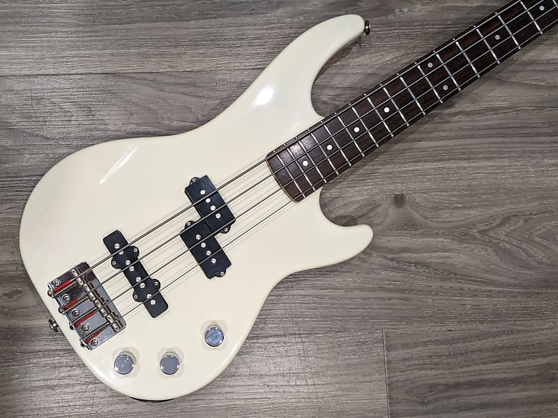 1987 Greco AMB-42 Atomic Bass 32