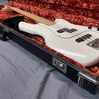 Hohner Professional PJ Bass Late 80s - Cream w hardcase image 13