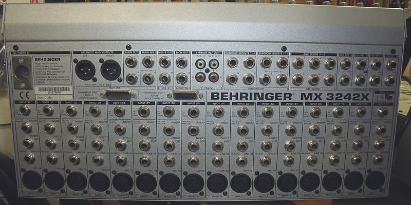 BEHRINGER EURORACK MX3242X ミキサー通電確認 BEHRINGER EURORACK MX3242X ミキサー通電確認 BEHRINGER