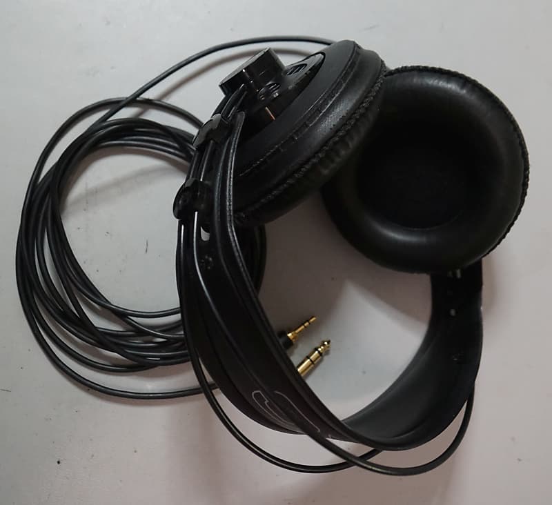 AKG K 240 DF Studio Monitor Headphones (2001) (aka K240 DF AKG K 240 DF Studio Monitor Headphones (2001) (aka K240 DF