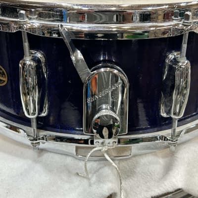 Slingerland 8 Lug Snare Drum 12/1965 - Deep Blue Sparkle image 3