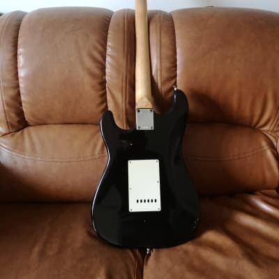 Squier Affinity Series Stratocaster with Rosewood Fretboard 2001 - 2018 - Black image 7