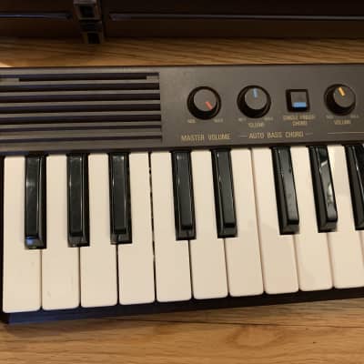 Yamaha PS-3 Portasound Keyboard Synthesizer image 2