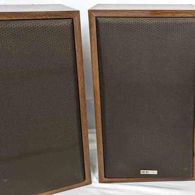 Pair of BIC Venturi Model 22 Vintage 3-Way Speakers - Woodgrain image 24