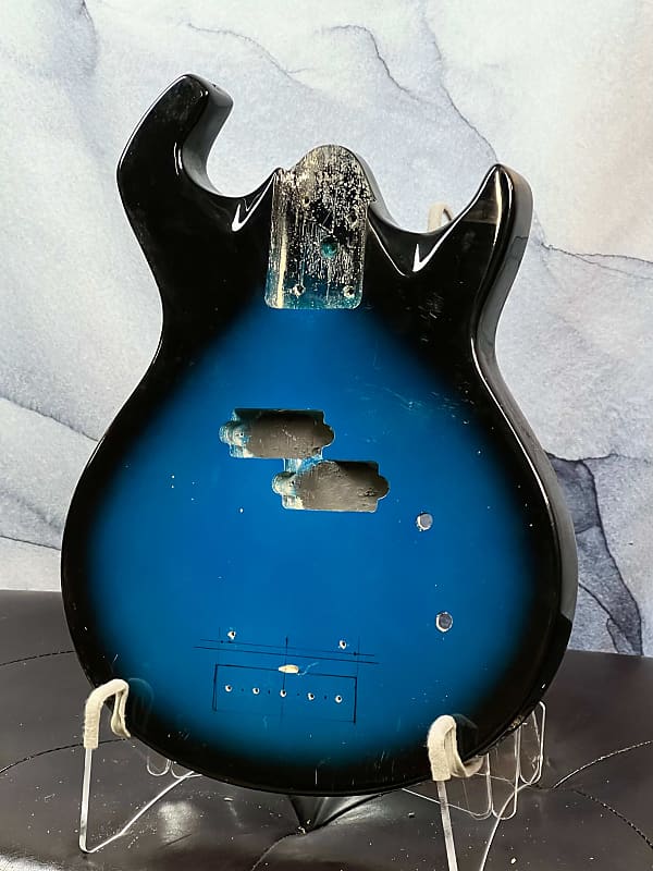 Drive Wildfire Short Scale Bass Body Blue Burst Reverb