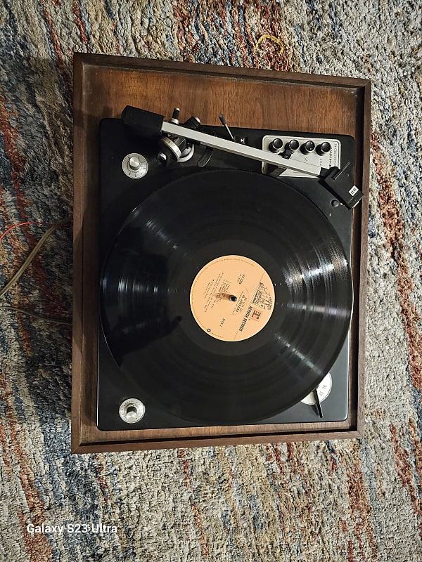 Realistic vintage turntable Elec miracord  46 1971 - Wood  			