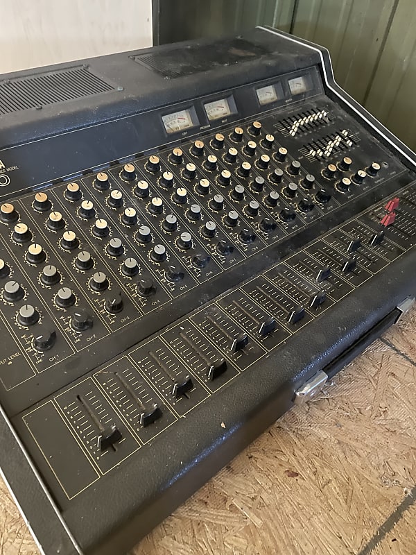 国内外の人気 Yamaha EM300 1980s Black | Reverb 配信機器・PA機器・レコーディング機器