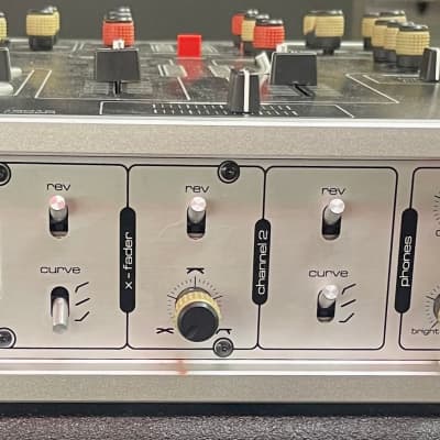 Urei 1601S ミキサー Urei 1601S Digital Scratch Mixer with Sampler | Guitar Center