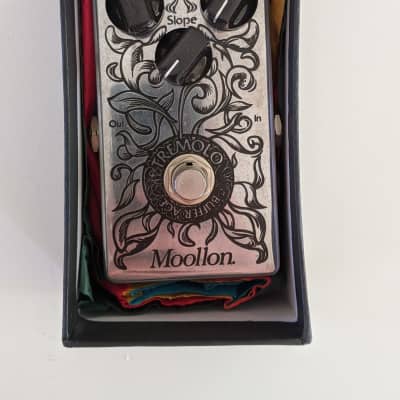 Moollon Tremolo - mint boutique tremolo pedal w box and paperwork image 1