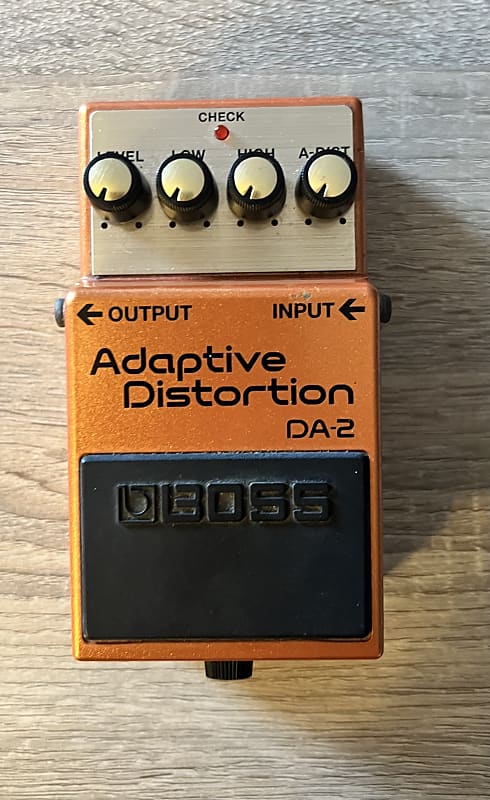 Boss DA-2 Adaptive Distortion