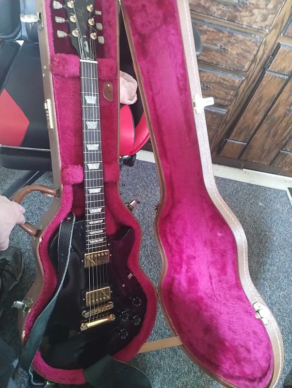 Gibson Les Paul Studio 2002 - black with gold hardware | Reverb