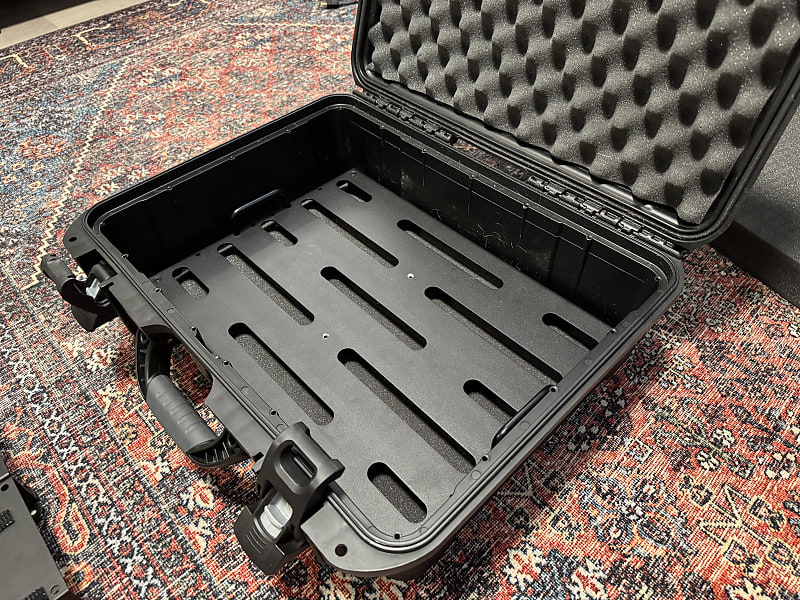 Creation Music Aero Pedalboard w/Flightcase Reverb