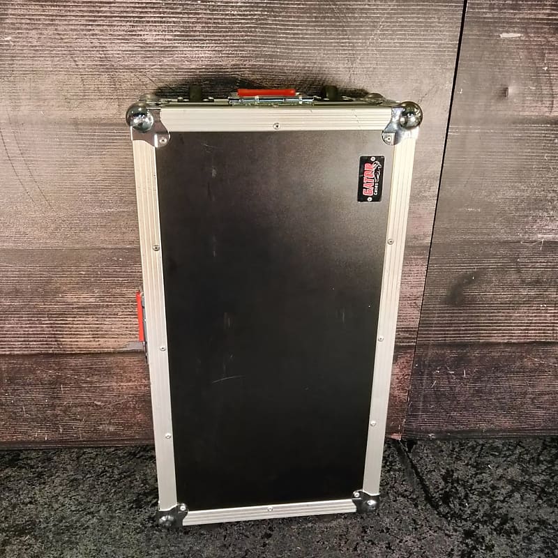 Gator GTOUR Pedalboard + flight case with wheels Pedalboard Reverb