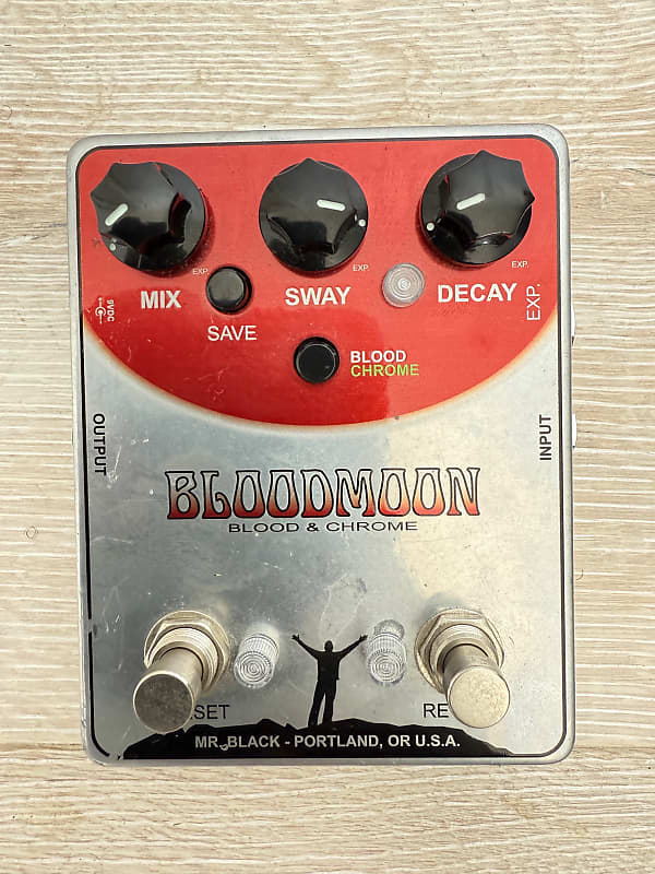 Mr. Black Bloodmoon Blood & Chrome