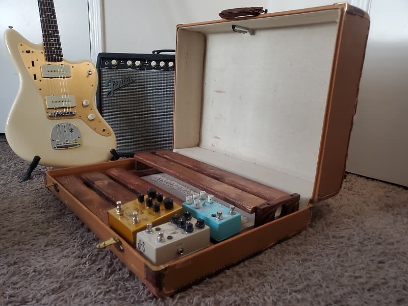 Guitar Pedalboard Reverb