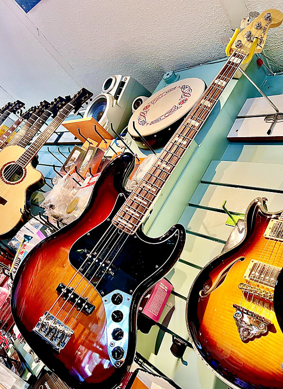 【専用】Fender USA 2010年製Jazz Bass Fender USA 2010 Natural 5 String Active Jazz Bass & Case