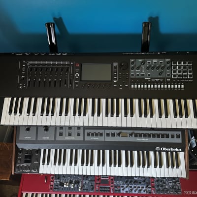 Roland Fantom 7 76-Key Workstation Keyboard