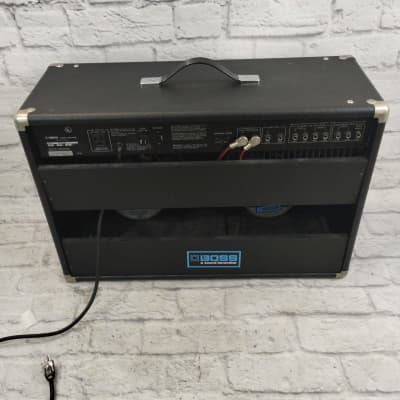 YAMAHA　VR6000 Yamaha VR4000 and VR6000 Stereo Amp: Roland Jazz Chorus