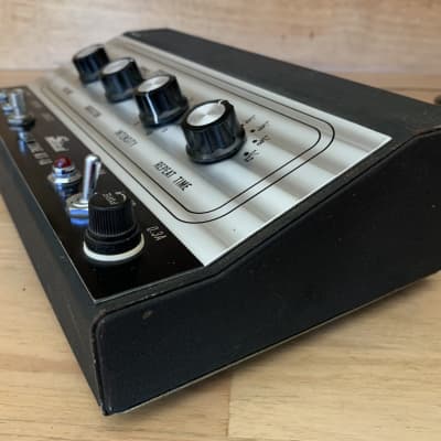 ギター・エフェクター「レズリー・トーン」Shin-Ei RESLY TONE Shin-ei Resly Tone RT-18 – Found Sound
